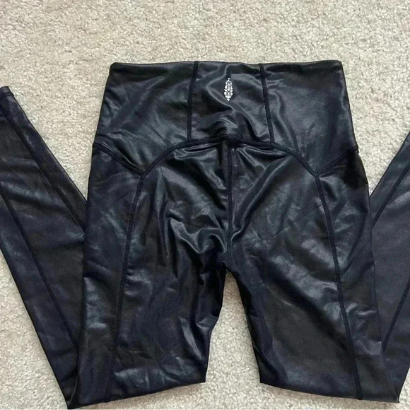 Free People FP Movement Black Shiny Leggings Pants Size Small Urban Outfitters - Picture 16 of 16